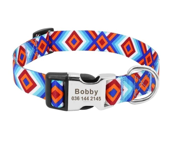 Collar Rombos azul, celeste y rojo Collar Rombos azul, celeste y rojo